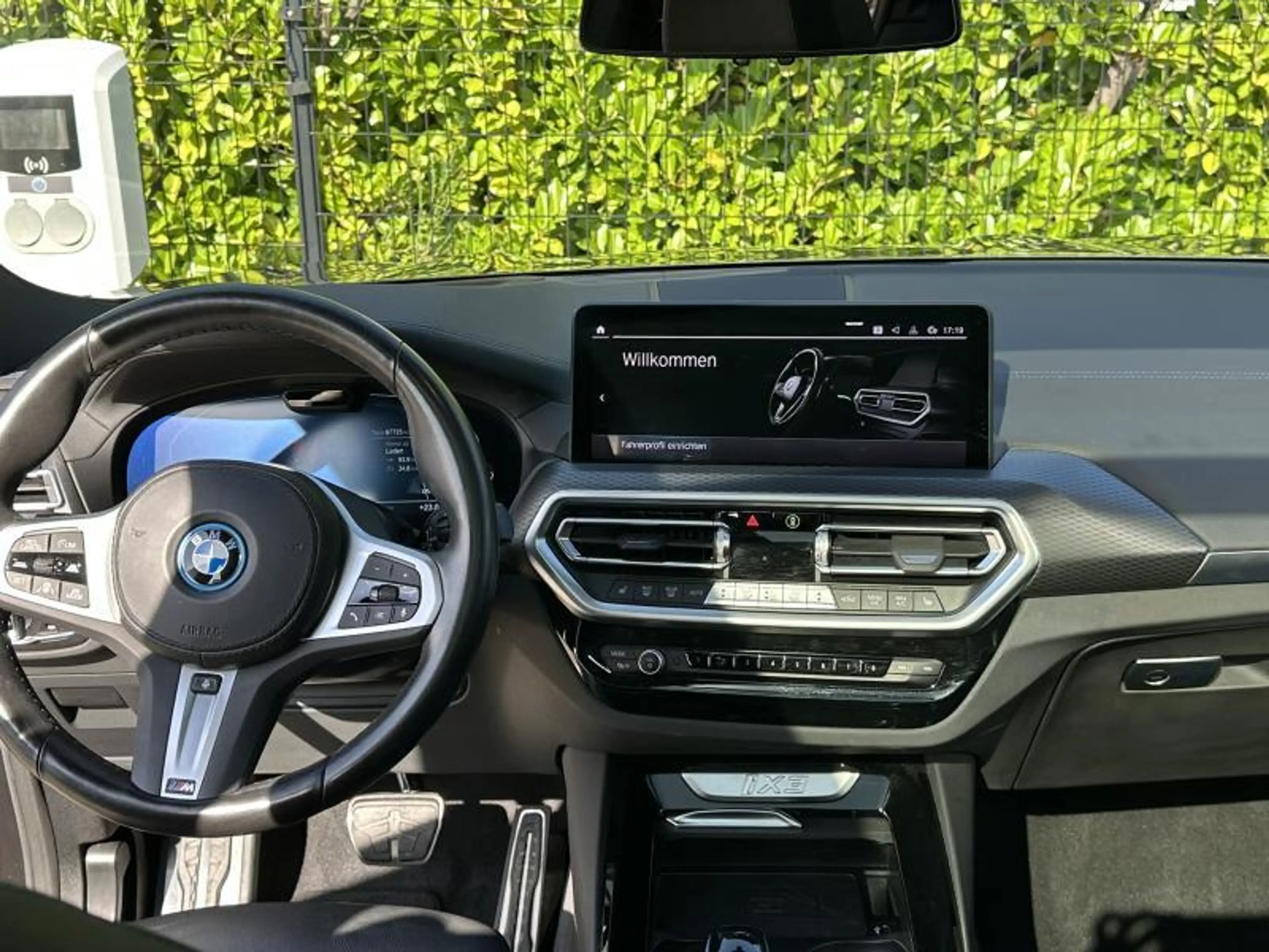 BMW iX3 Impressive — photo 7