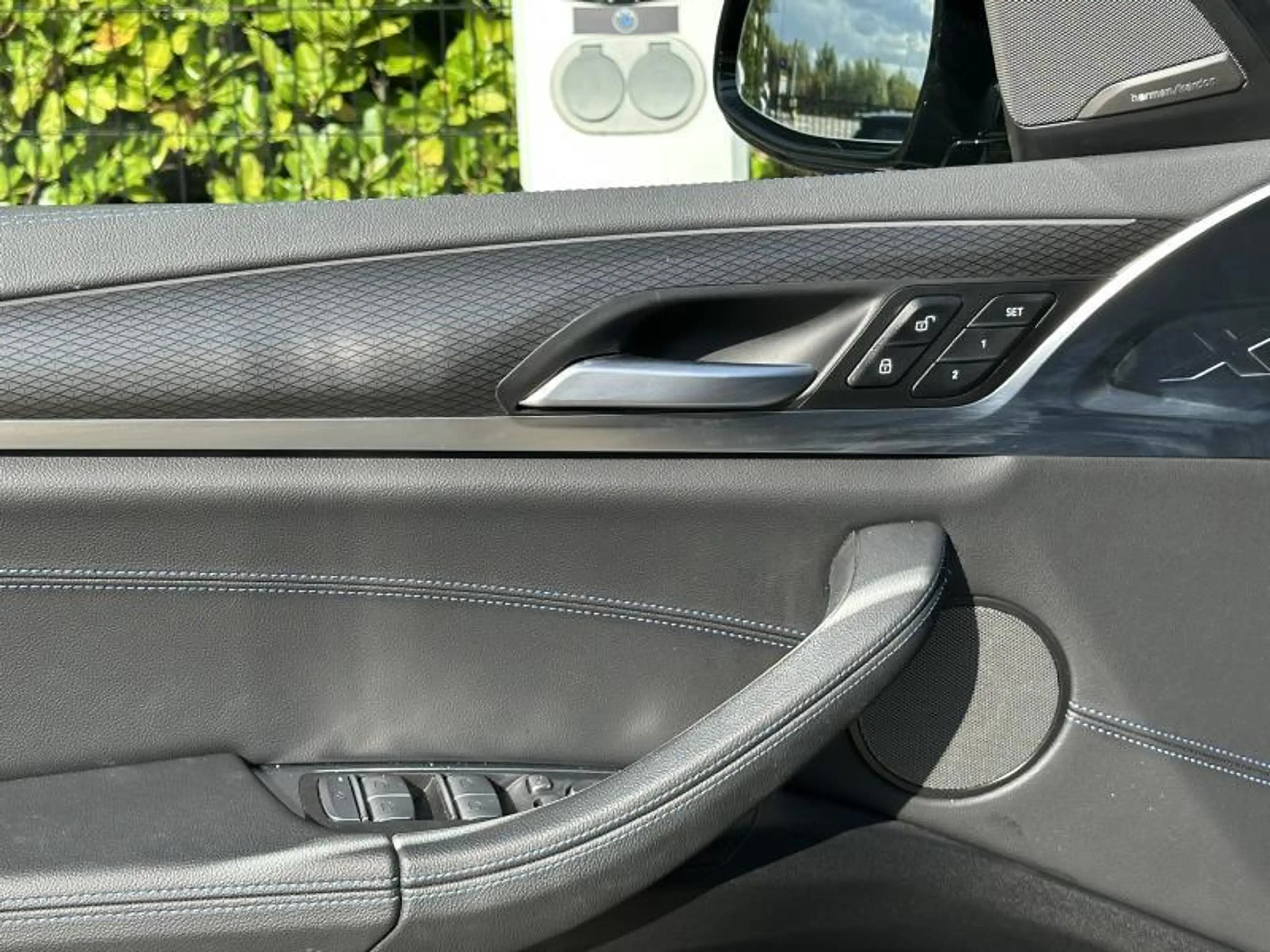 BMW iX3 Impressive — photo 13