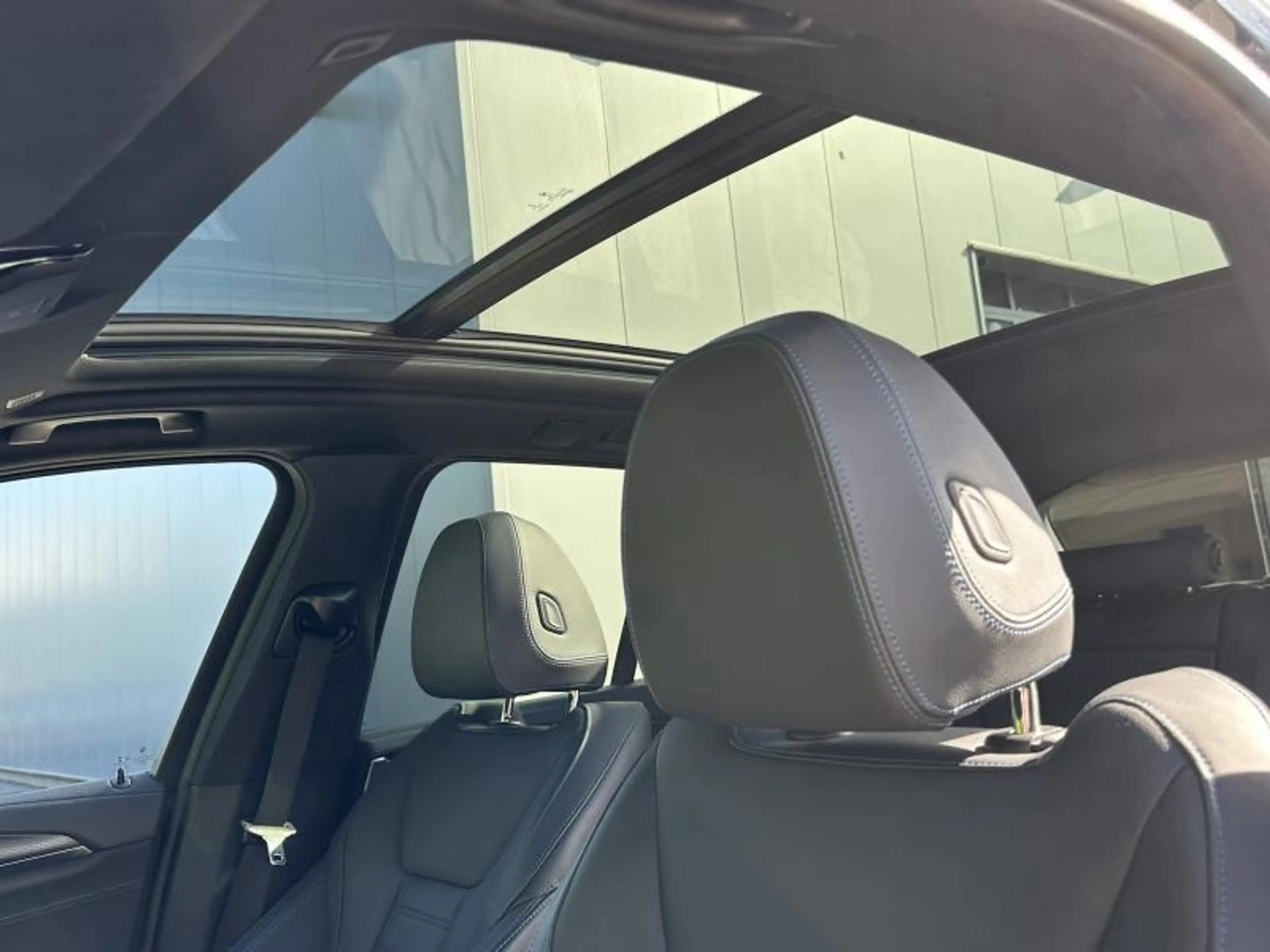 BMW iX3 Impressive — photo 14