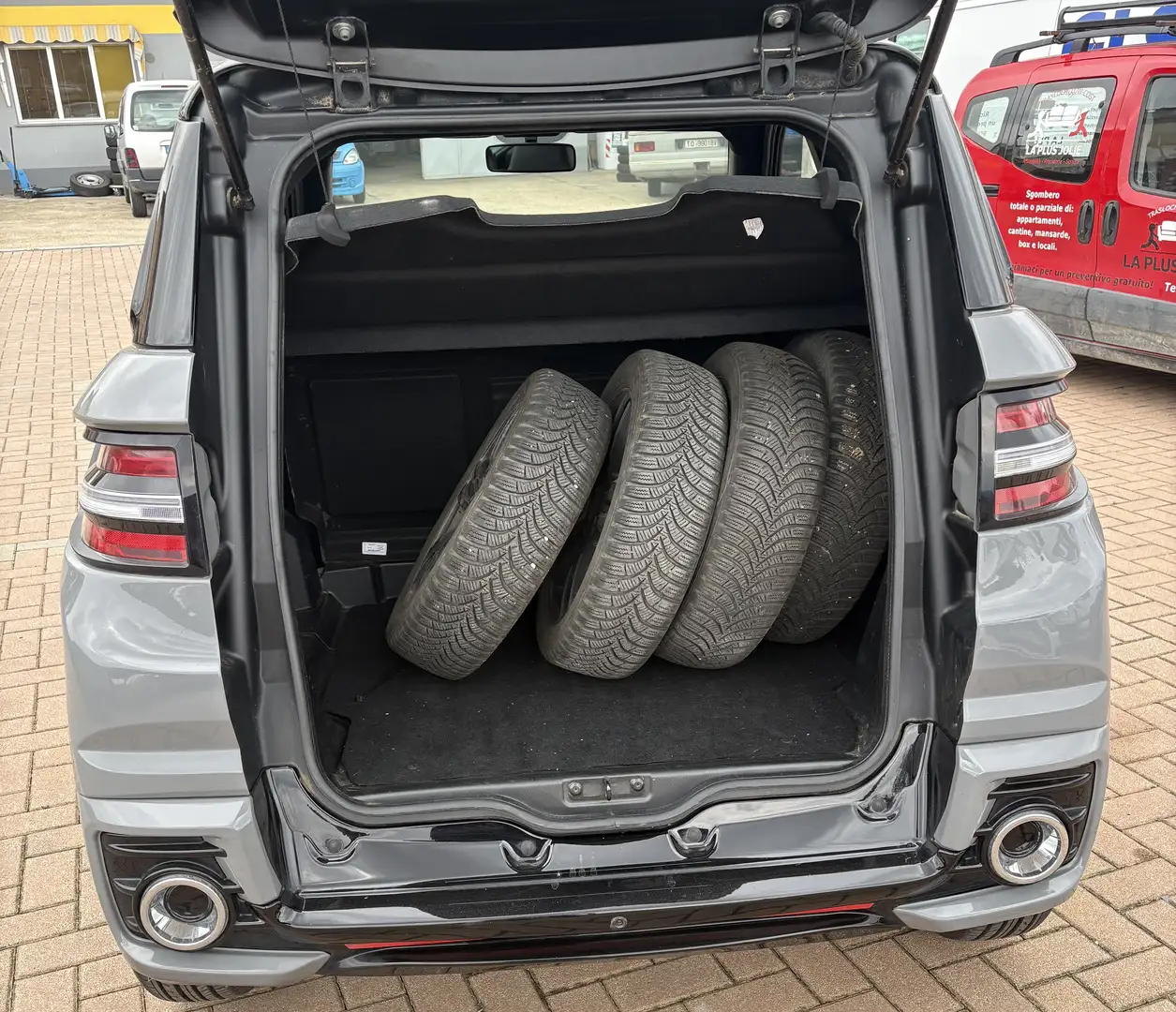 Ligier JS 60 siva - 2