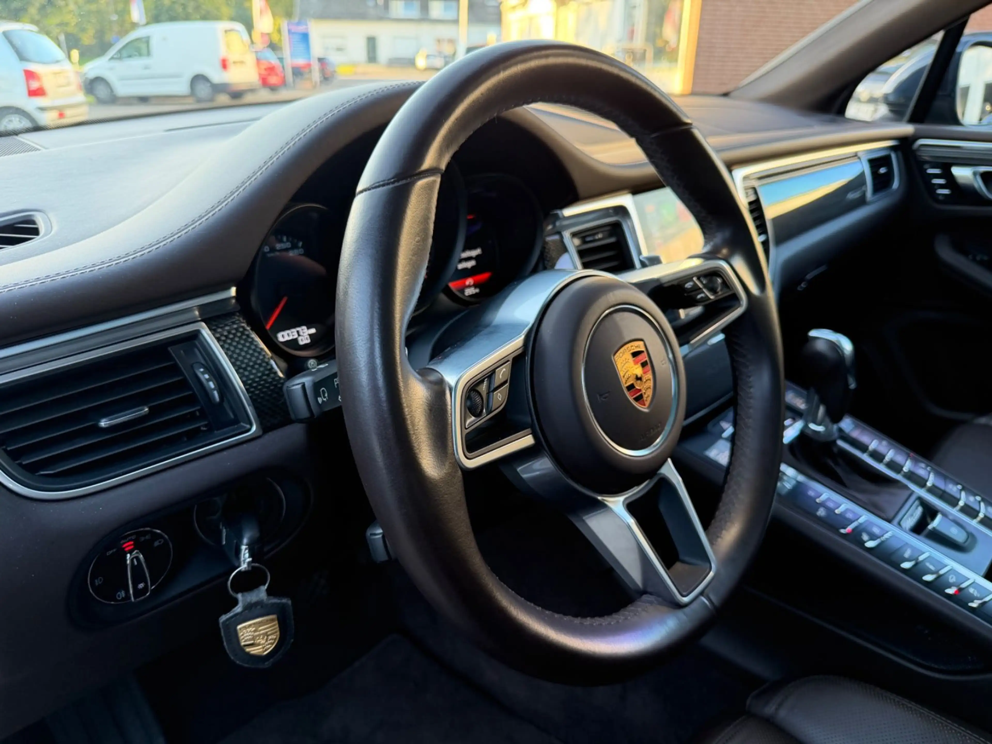 Porsche Macan GTS BOSE LUFT AHK SITZKLIMA DEUTSCHES FZG — photo 10