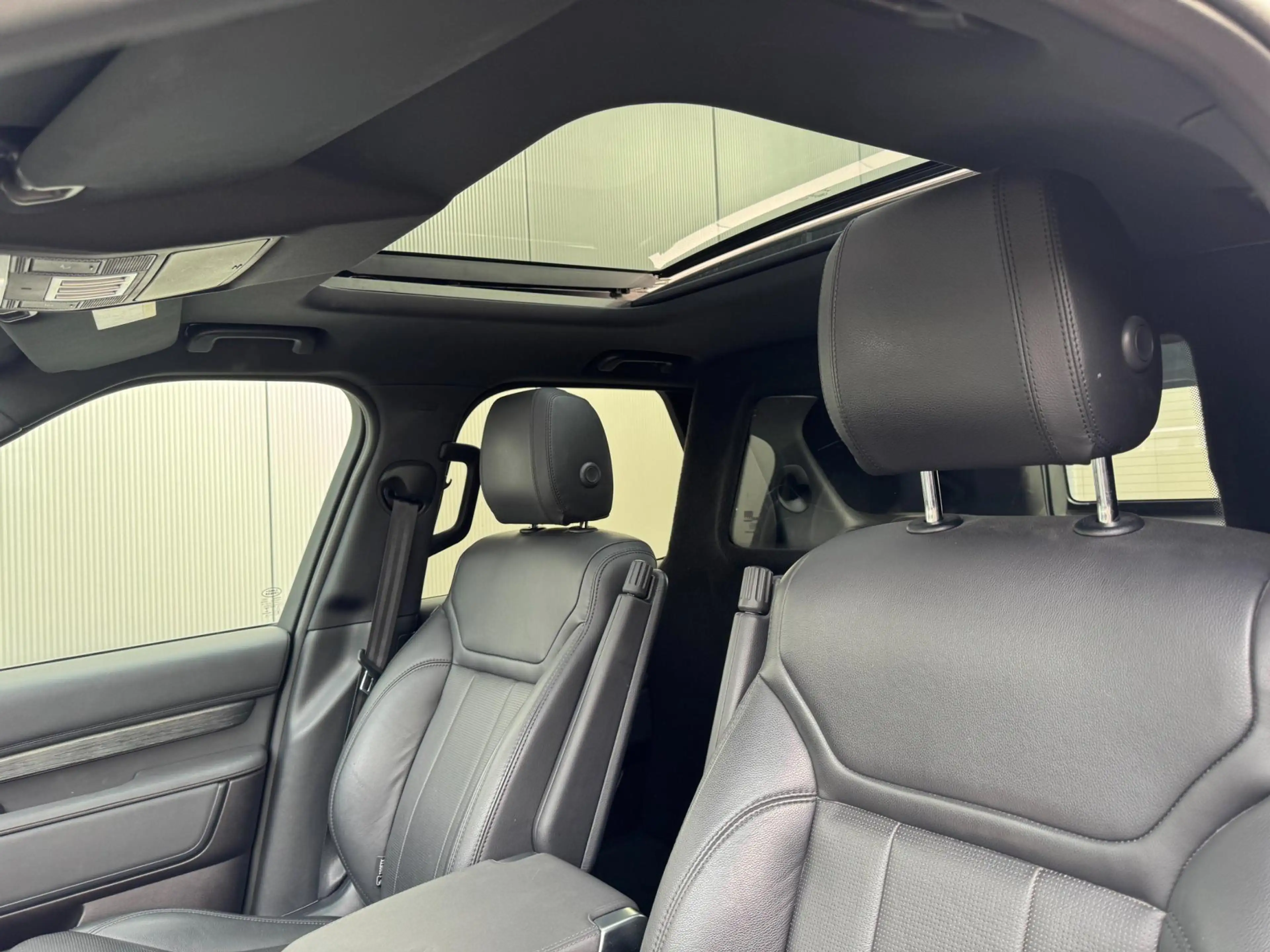 Land Rover Discovery 3.0TDV6 HSE FULL OPTIONS — photo 9