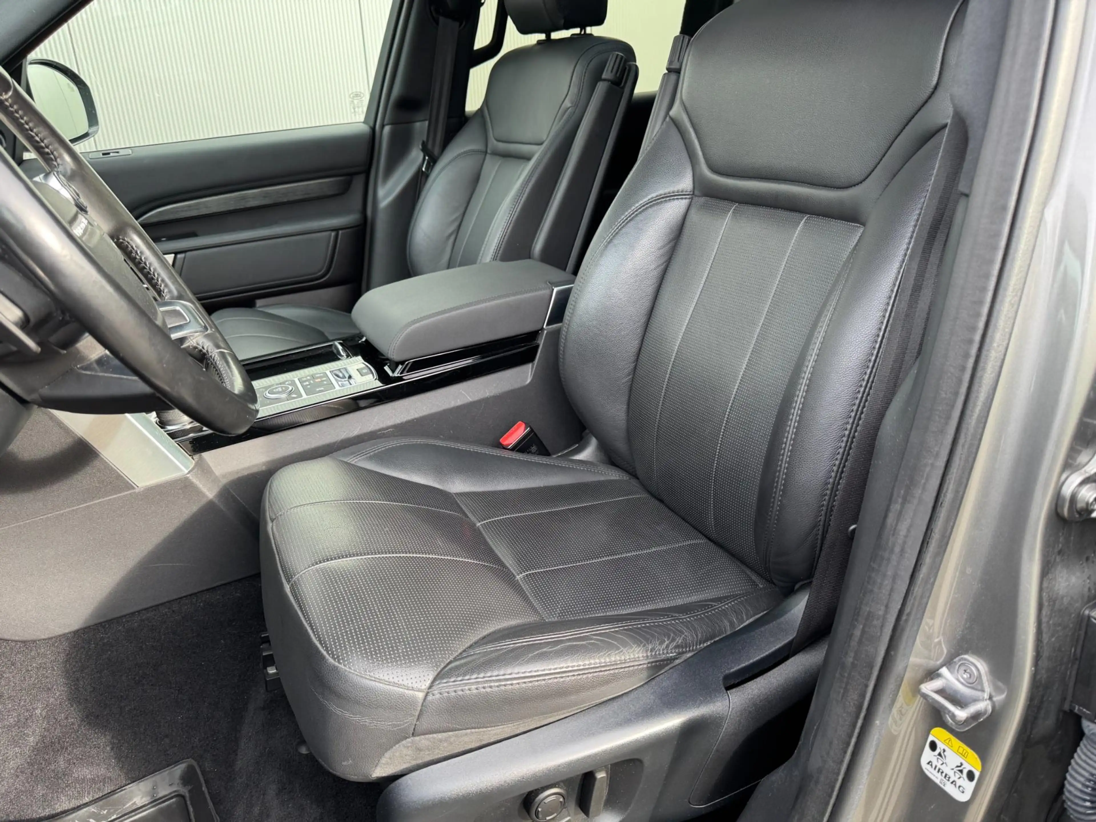 Land Rover Discovery 3.0TDV6 HSE FULL OPTIONS — photo 8