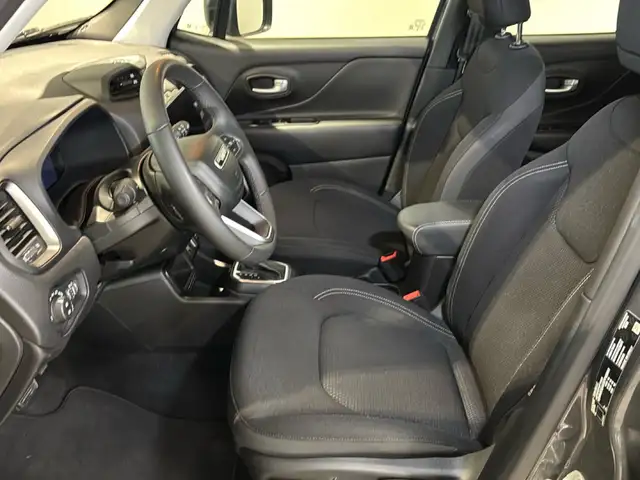 Jeep Renegade view 10