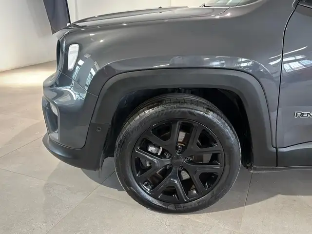 Jeep Renegade view 8