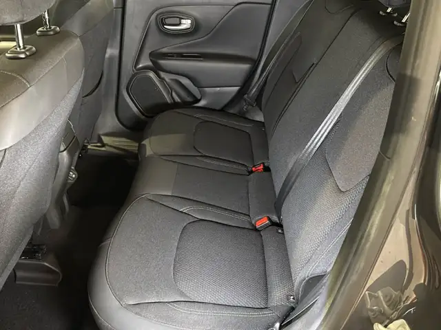 Jeep Renegade view 13