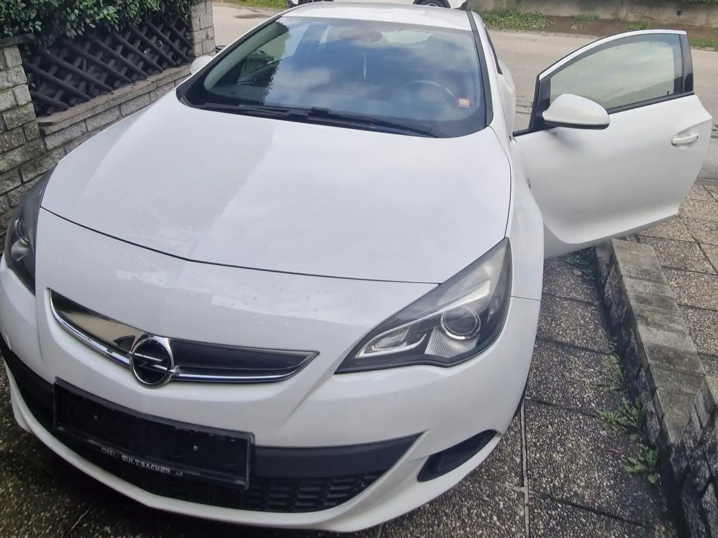 Opel Astra Astra GTC 1,4 Turbo Ecotec Sport Start/Stop Sys. Weiß - 1