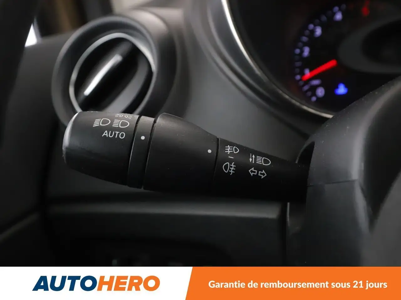 Renault Captur — photo 28