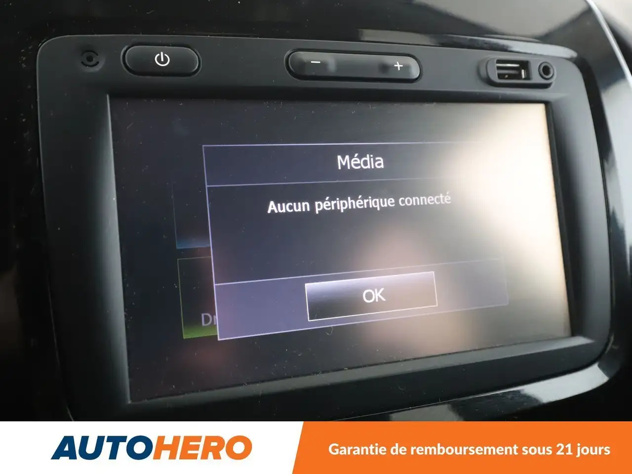 Renault Captur — photo 21