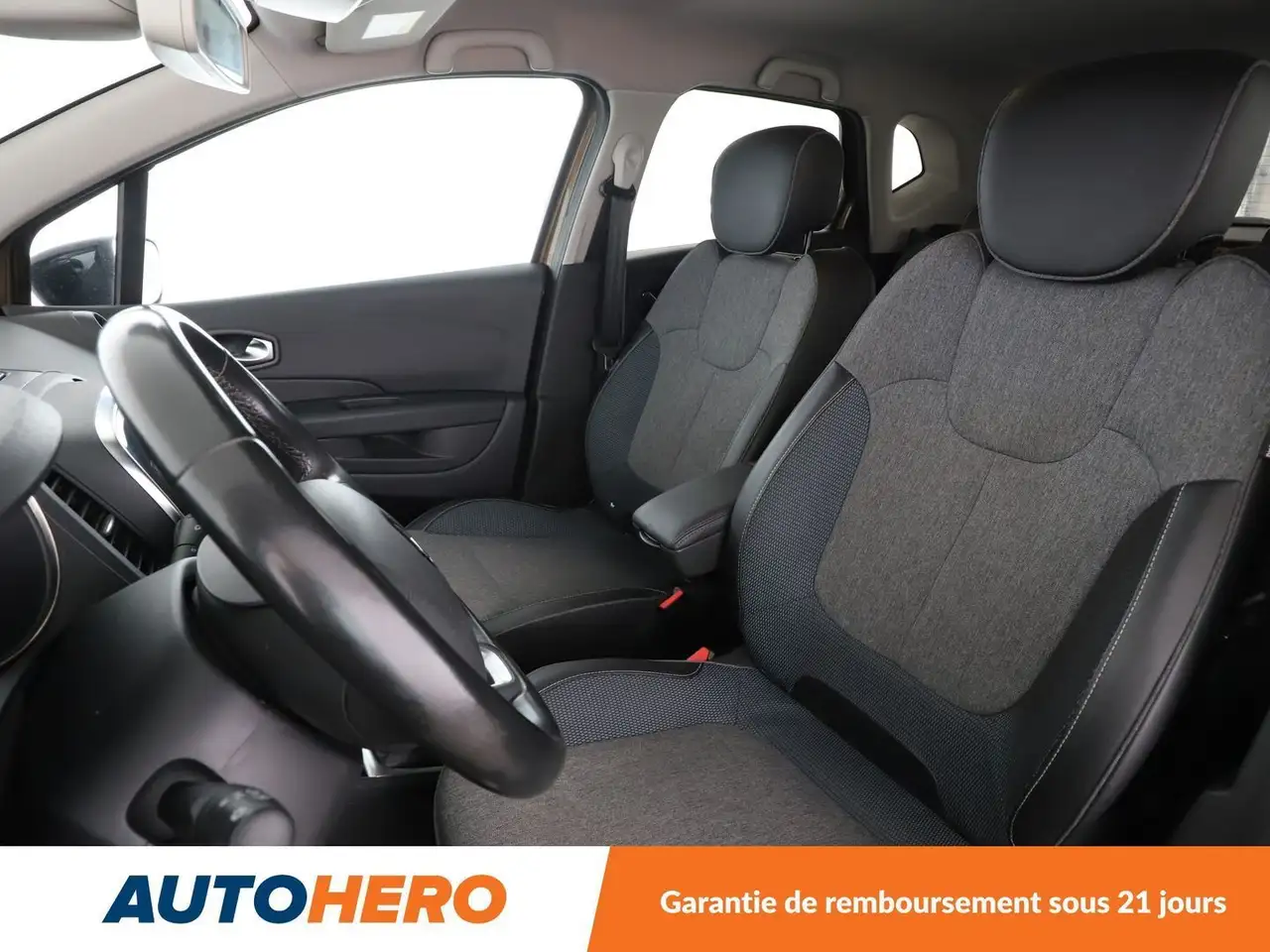 Renault Captur — photo 10