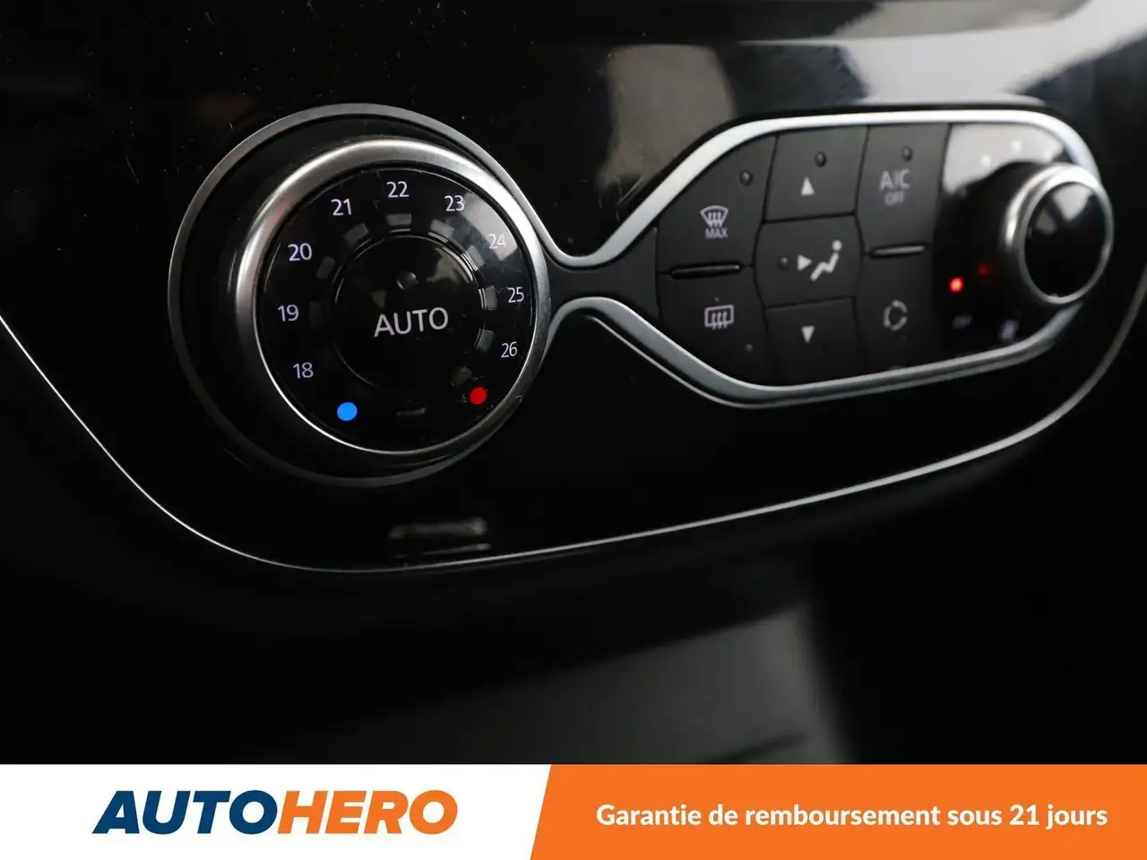 Renault Captur — photo 25