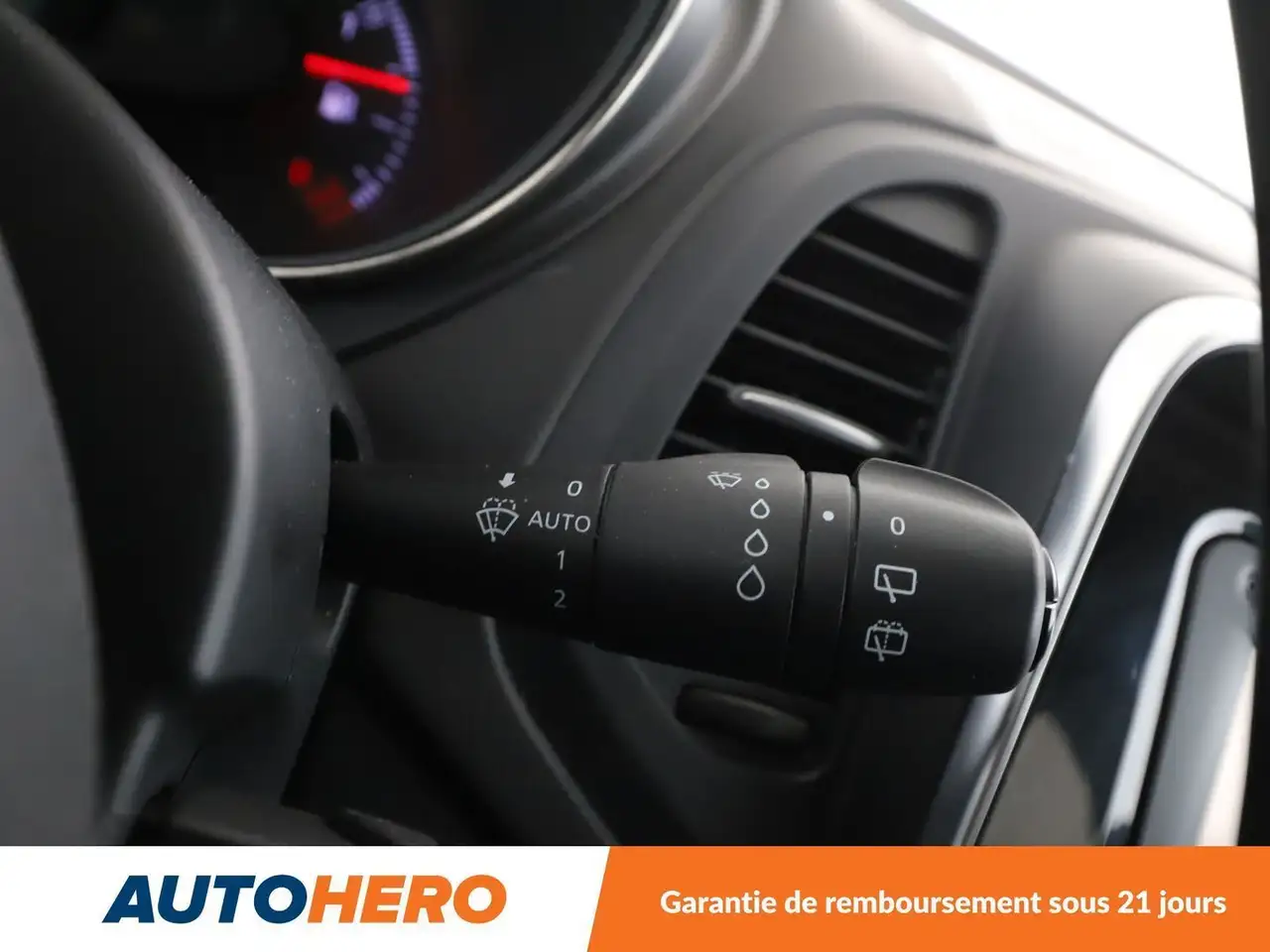Renault Captur — photo 27
