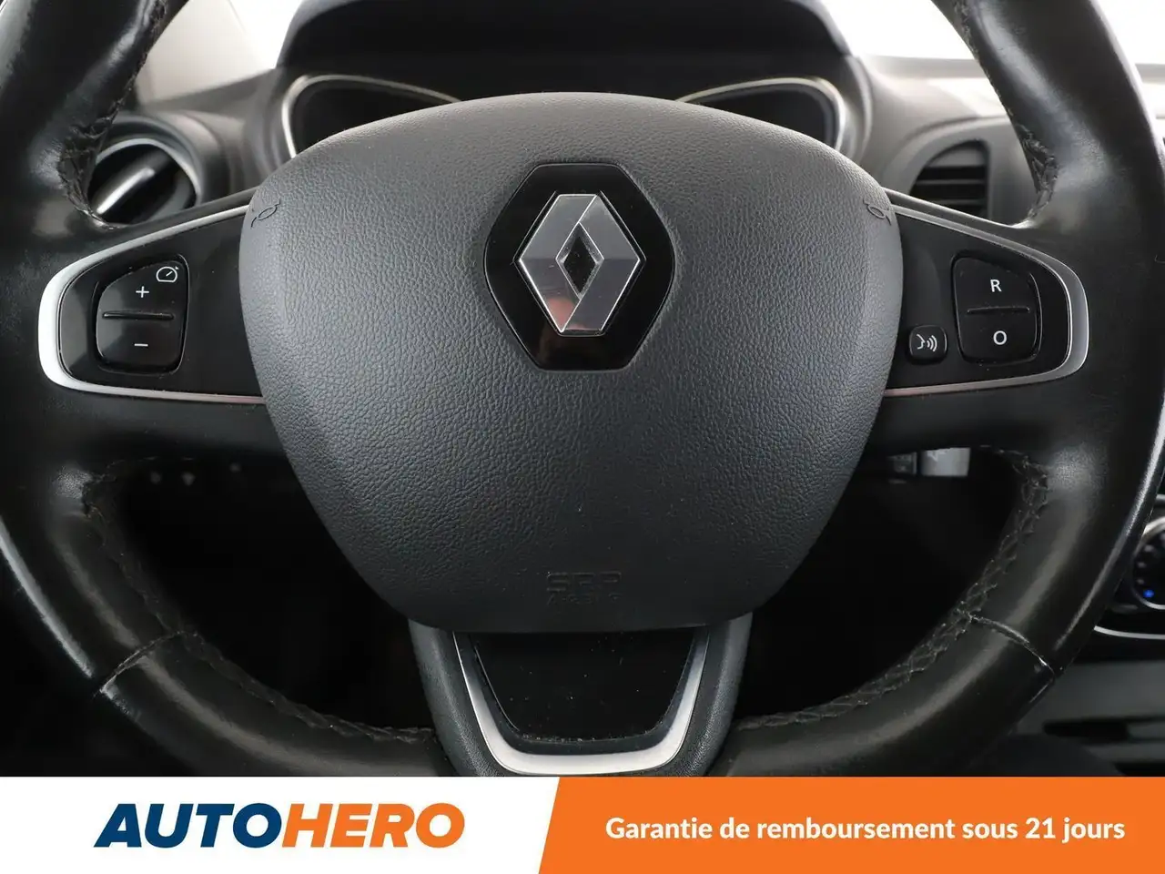Renault Captur — photo 19
