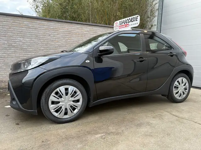 Toyota Aygo X 1.0i VVT-i X-play / € 13000+ / 7850 KM !!!