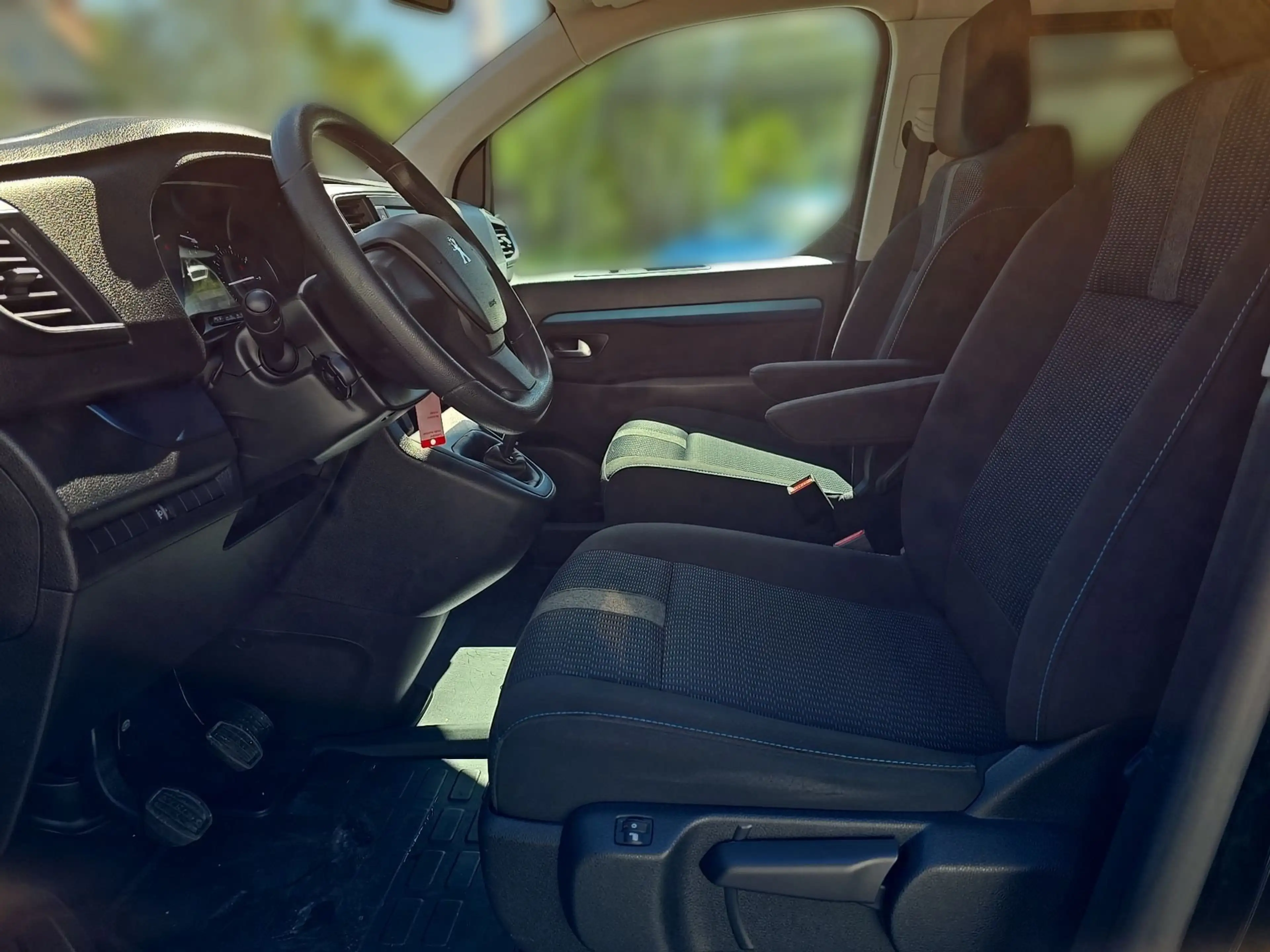 Peugeot Traveller Traveller Active L2 BHDI 150 8Sitze — photo 7