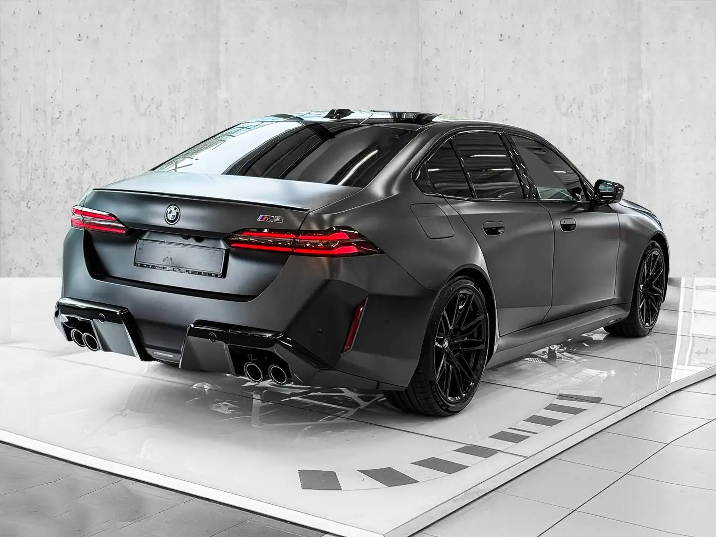 BMW M5 Limousine M Sport HUD PANO ACC AHK 360°KAM Gris - 2