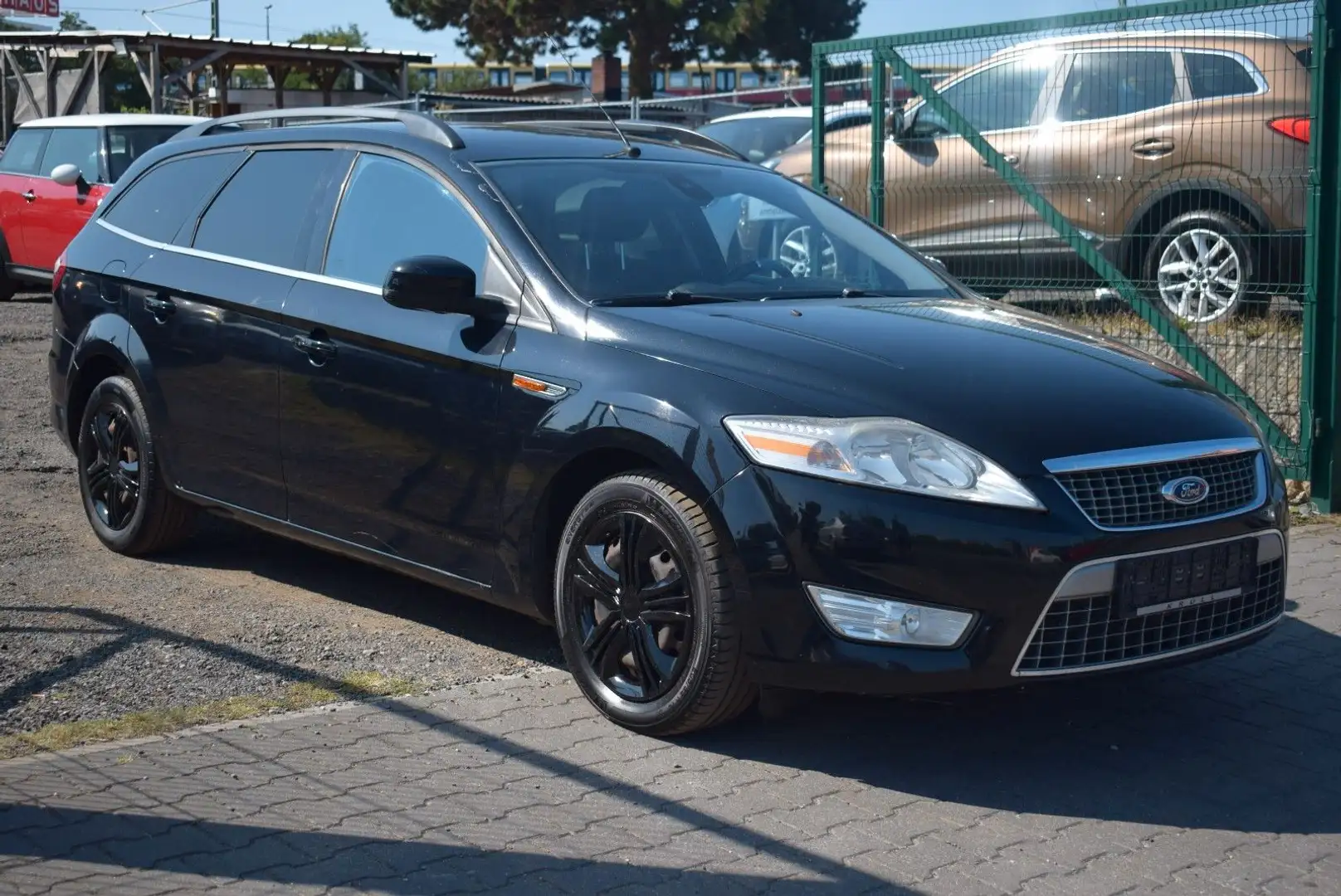 Ford Mondeo Turnier Titanium Schwarz - 2
