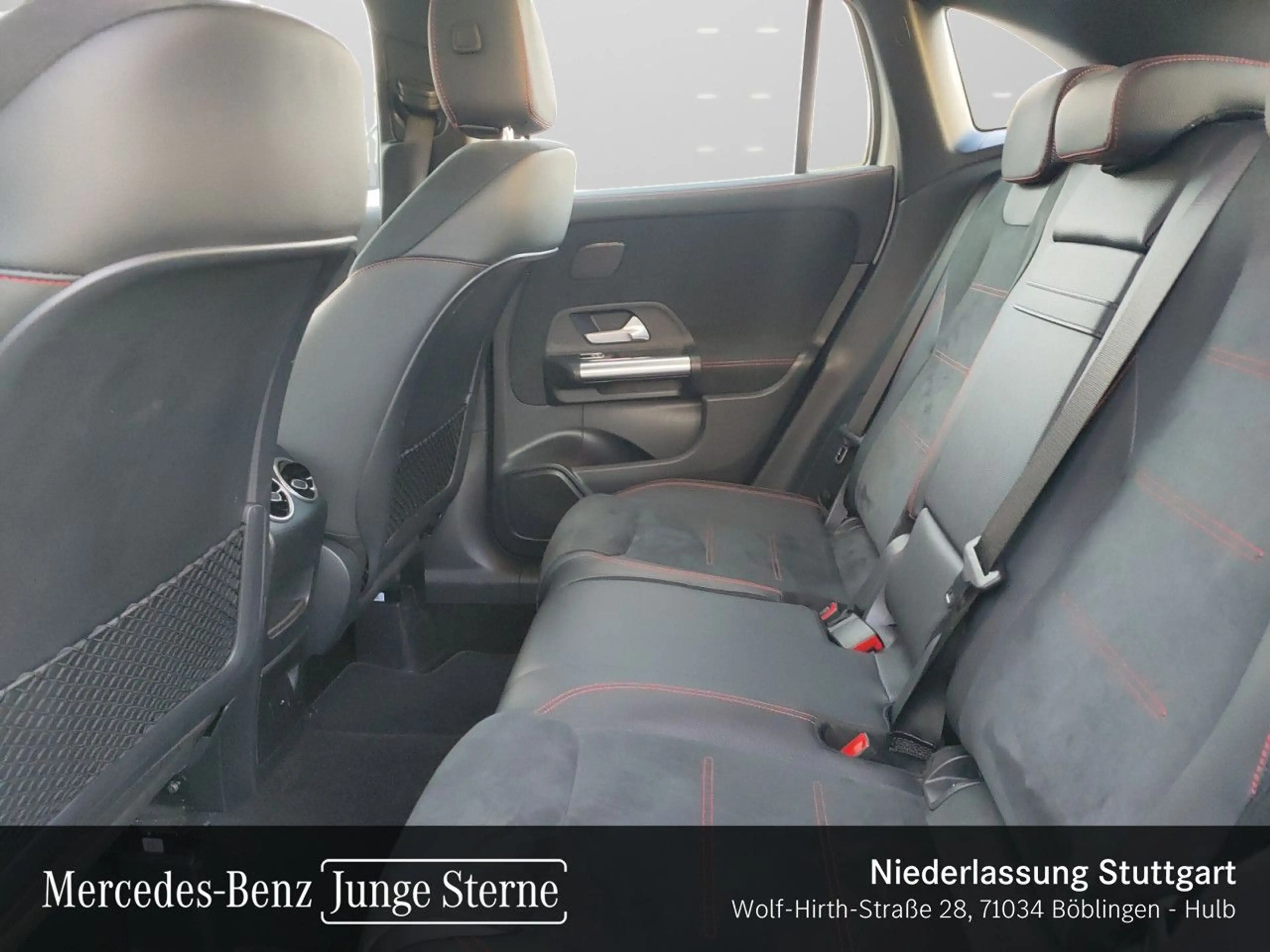 Mercedes-Benz GLA 220 d 4M AMG+PANO+AHK+MULTIBEAM+KAMERA+KEYLESS — photo 11