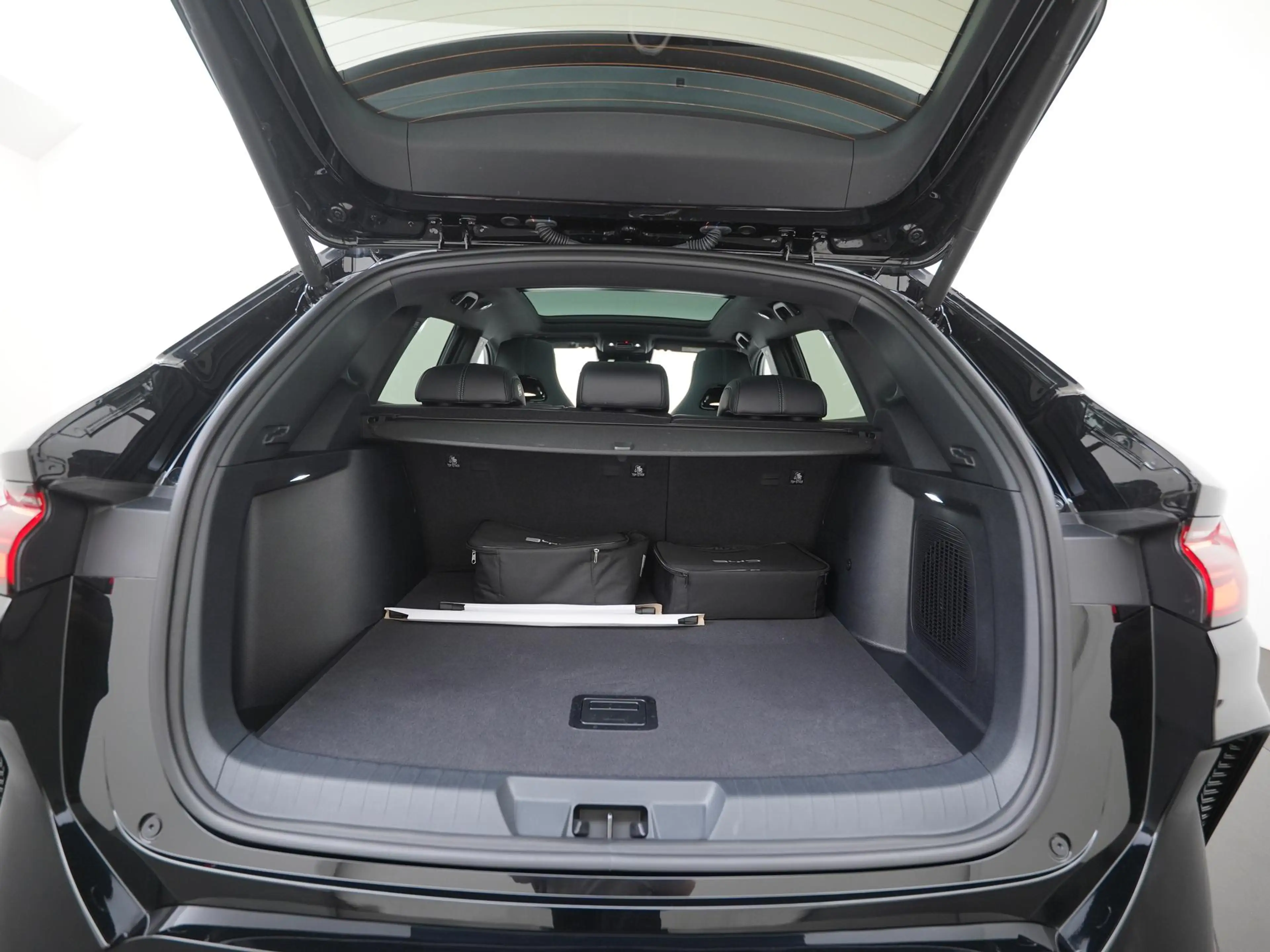 BYD Seal U 1.5 DM-i FWD Boost | Panoramadak | 360 Camera | He — photo 20