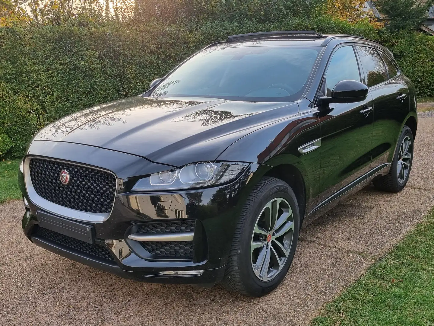 Jaguar F-Pace 2.0 D AWD R-Sport Aut.Full opt, 123.000km Noir - 2