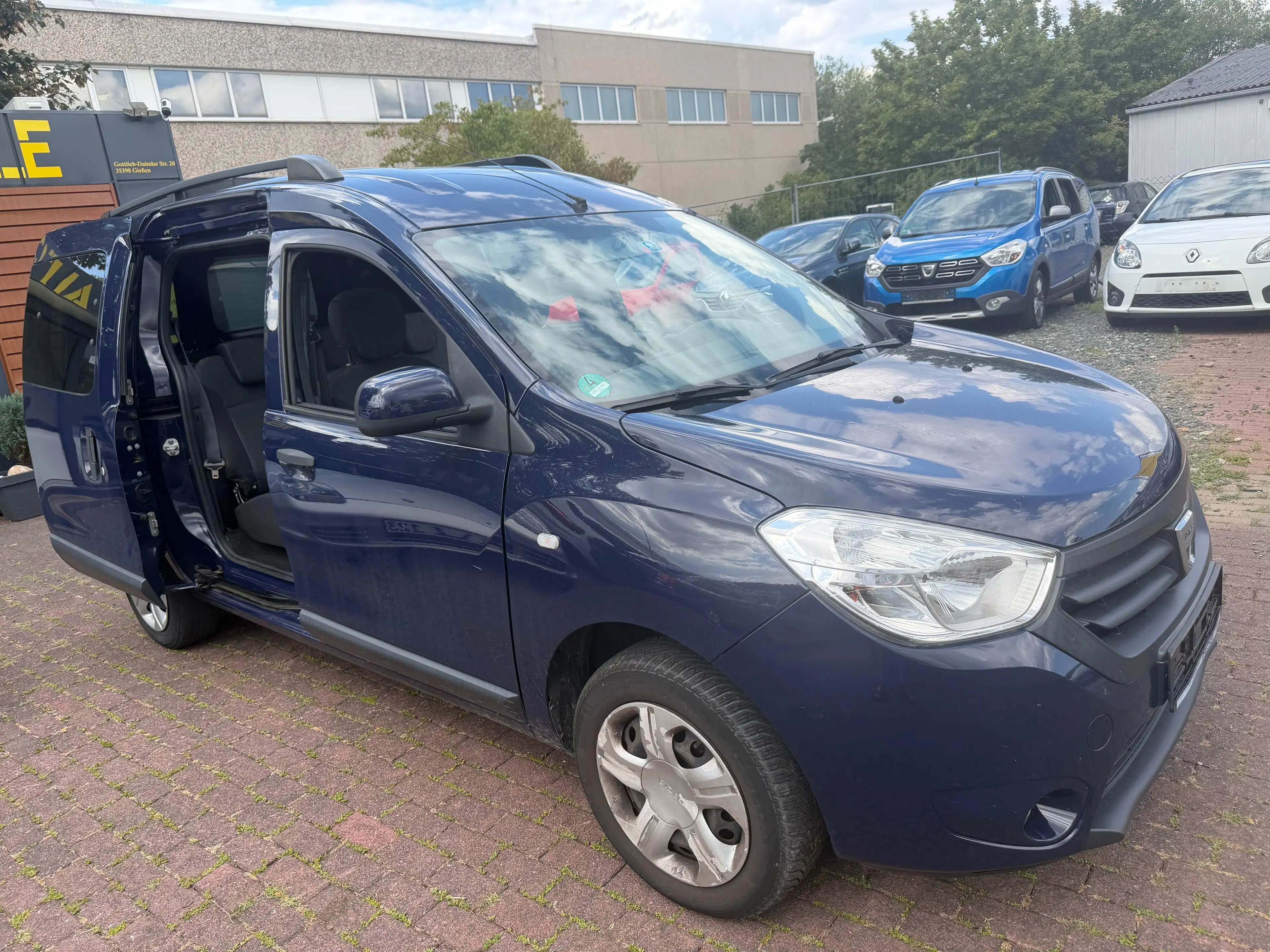Dacia Dokker 1.Hand/Scheckheft/Navi/Klima/04.2027