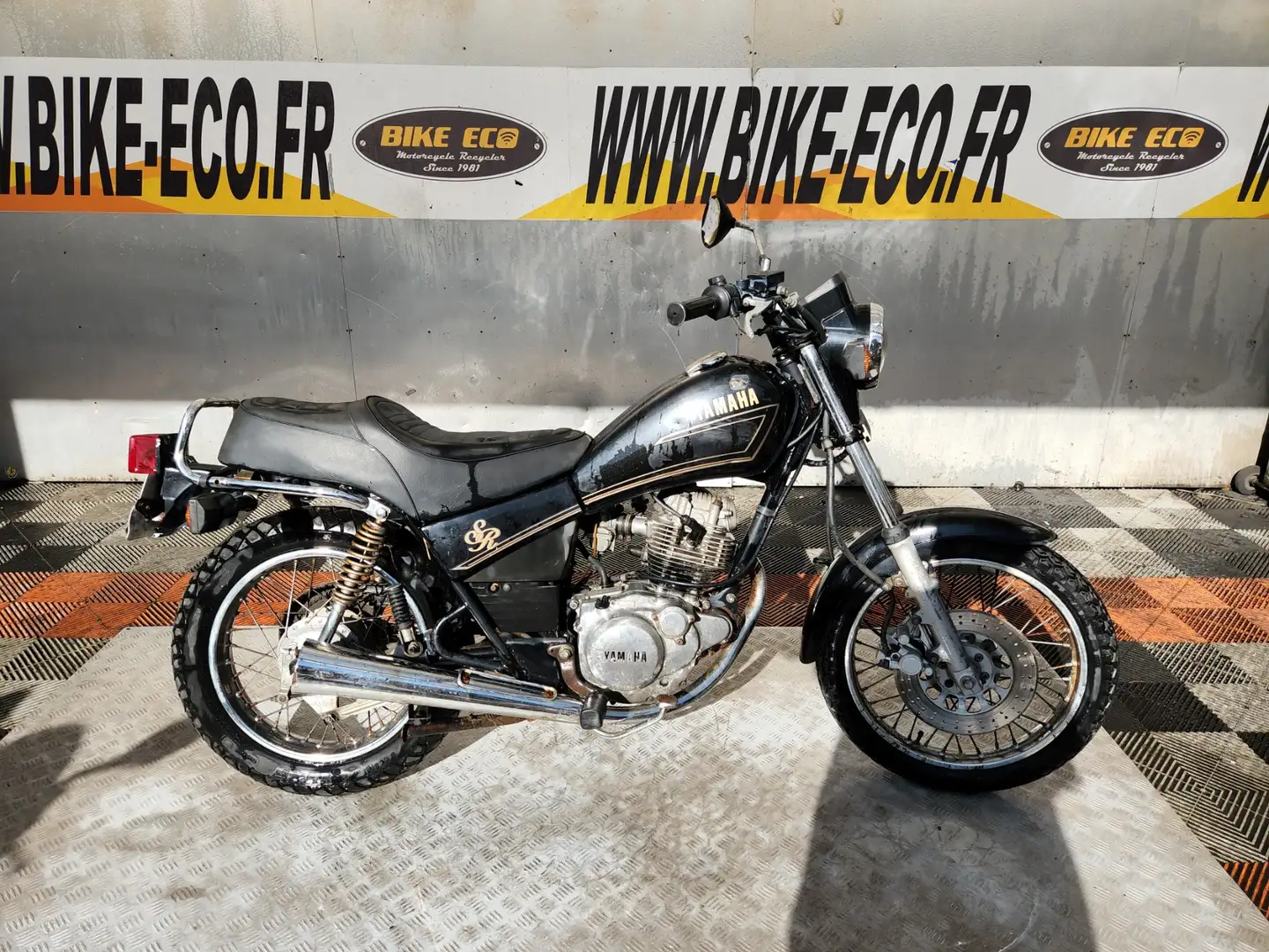 Yamaha SR 125 Zwart - 1