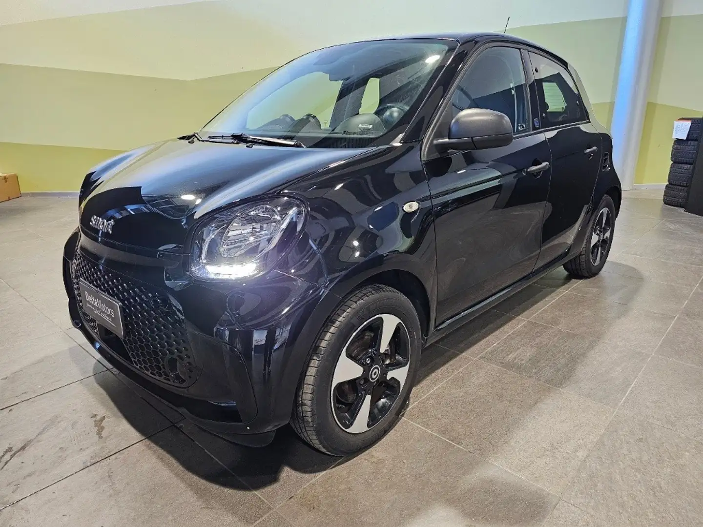 smart forFour 22kW EQ Passion Czarny - 1
