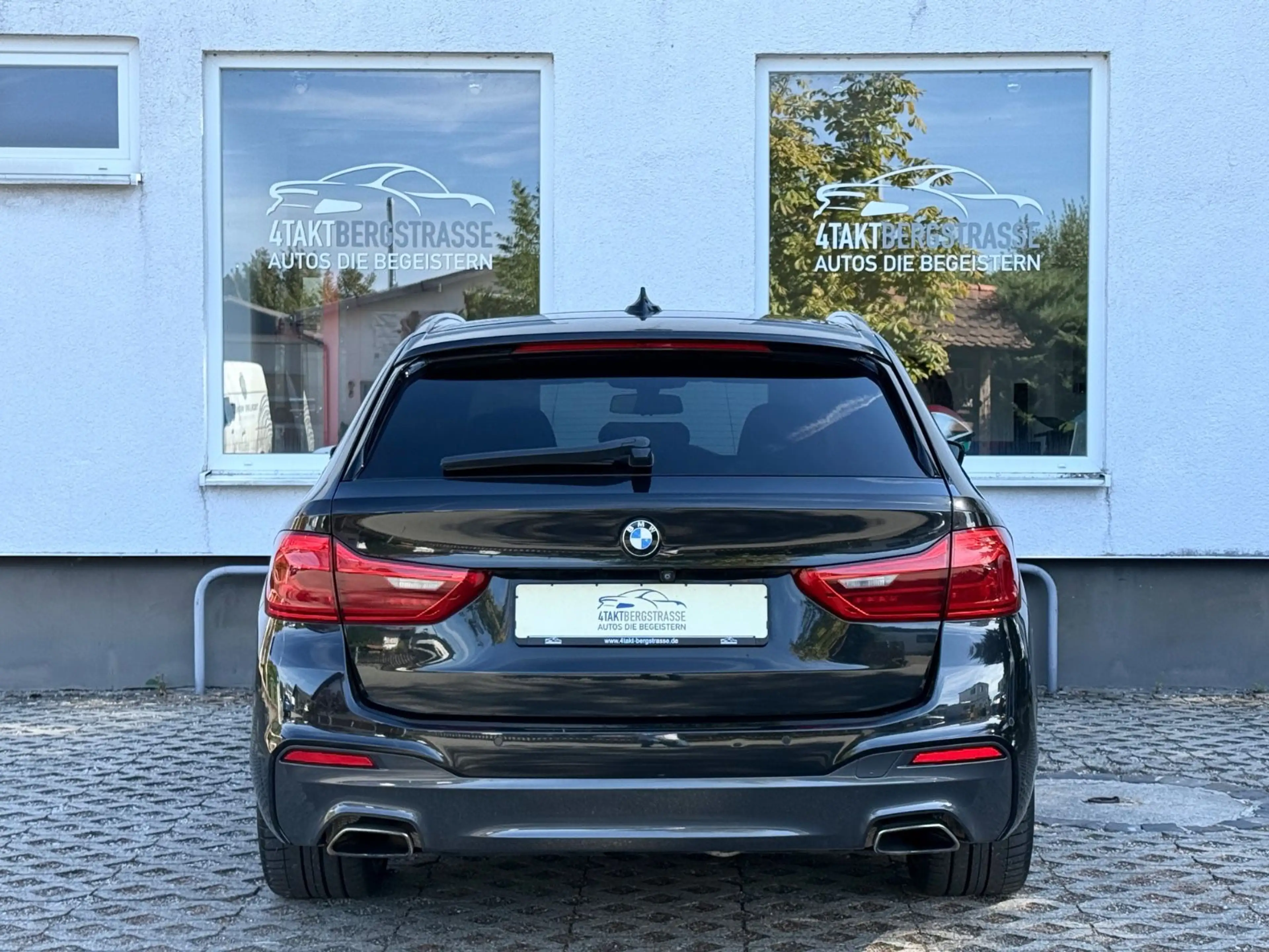 BMW 540 i xDrive Touring M-Paket HUD MID PANO AHK 20" — photo 8