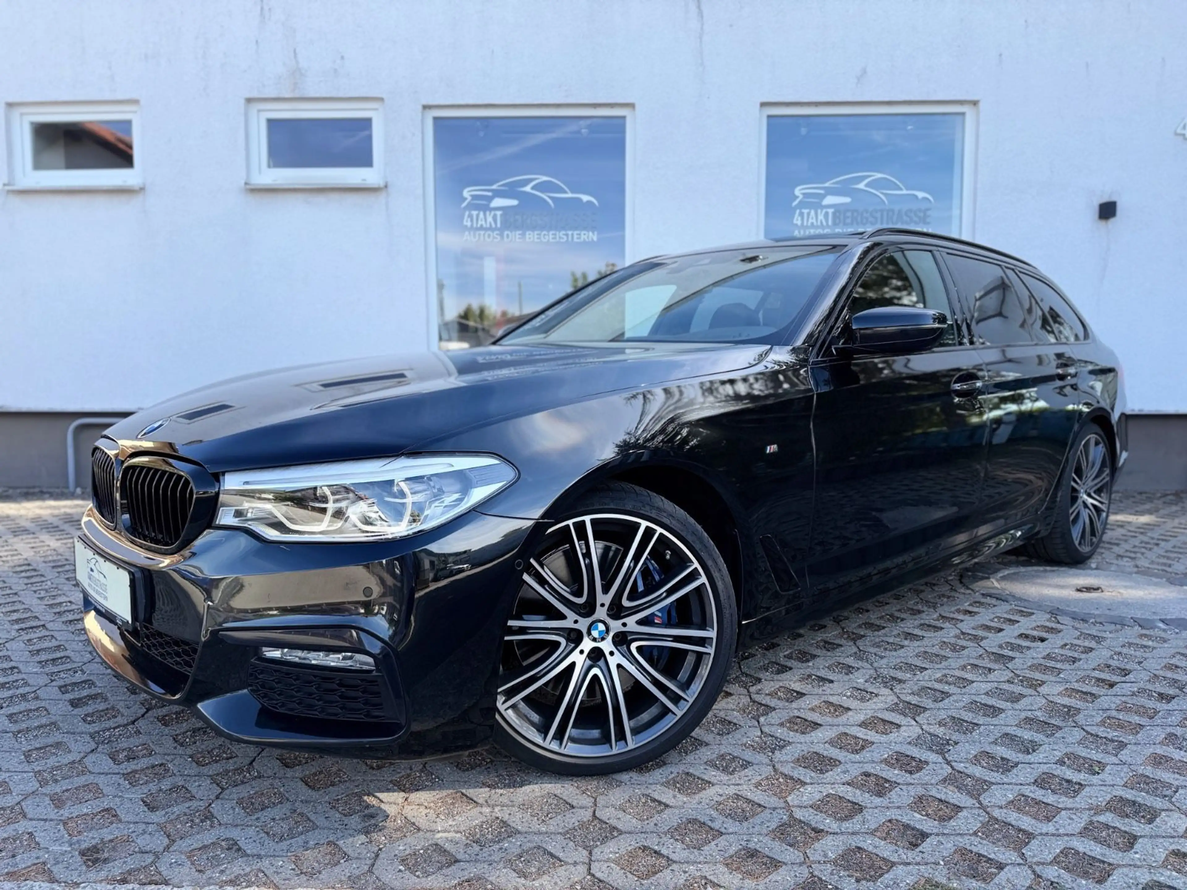 BMW 540 i xDrive Touring M-Paket HUD MID PANO AHK 20" — photo 2