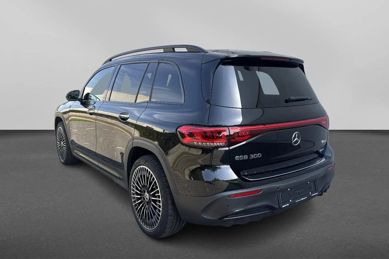 Mercedes-Benz EQB 300 Cars 4MATIC AMG Line Noir - 2