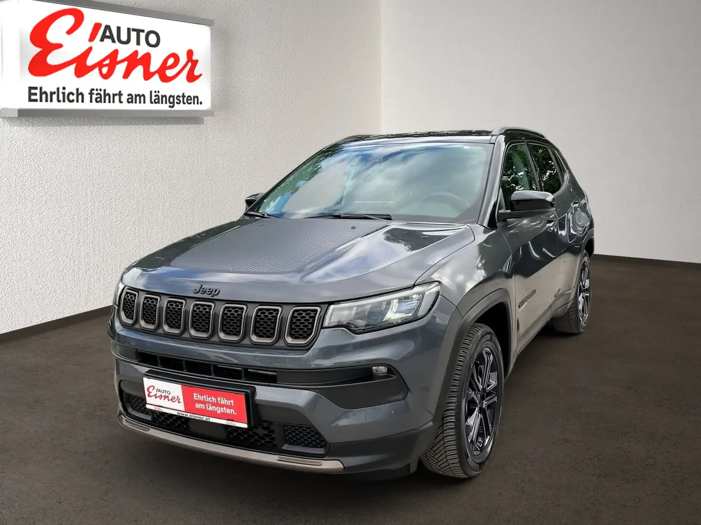 Jeep Compass 1.3 PHEV UPLAND AT Schwarz - 2