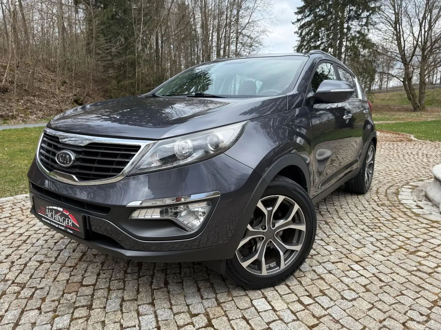 Kia Sportage Spirit 2WD 1.Hand 8Fach Klima PDC SHZ Grau - 2