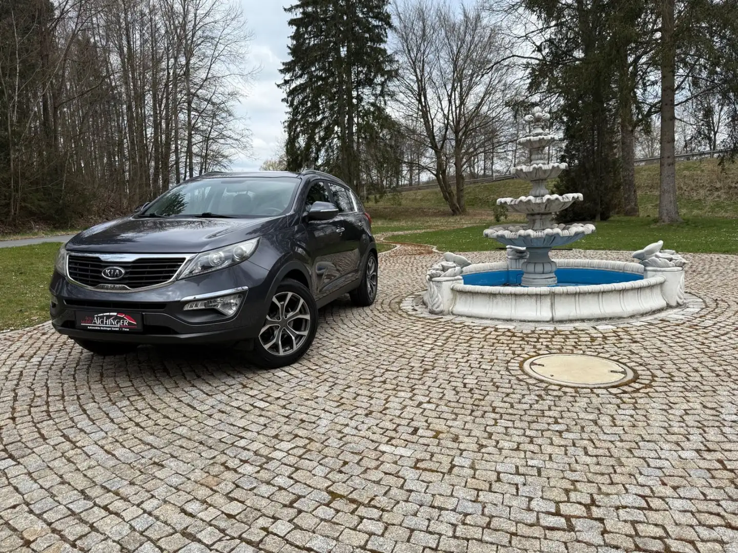 Kia Sportage Spirit 2WD 1.Hand 8Fach Klima PDC SHZ Grau - 1