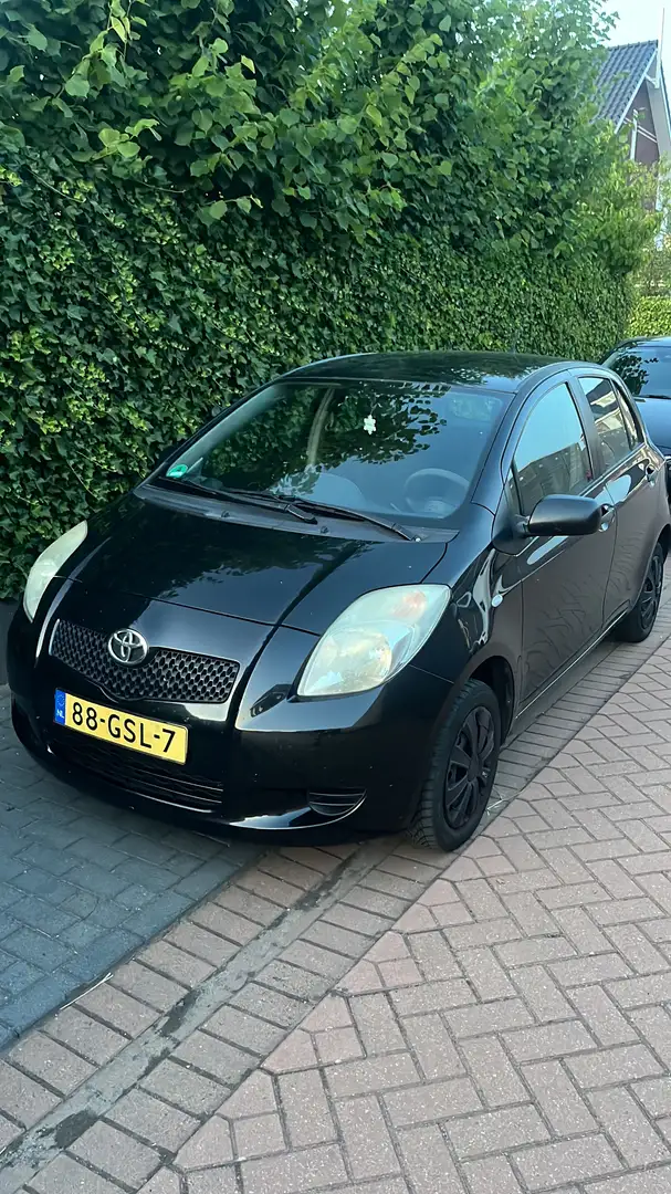 Toyota Yaris 1.0 VVTi + Zwart - 1