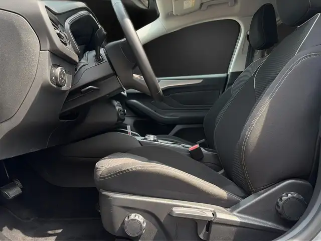 Ford Focus view 14