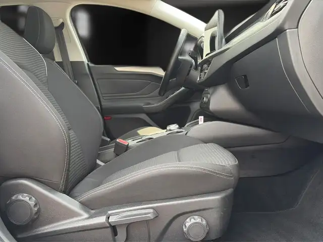 Ford Focus view 15