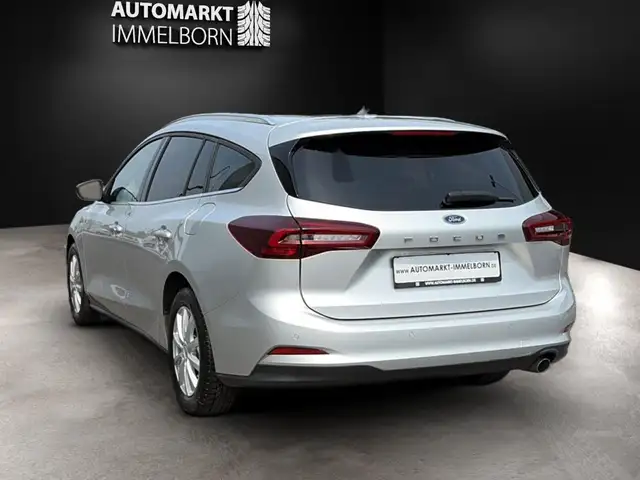 Ford Focus view 5