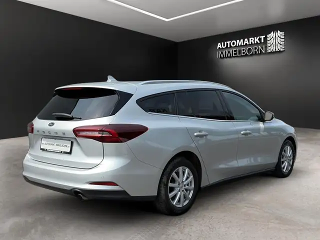 Ford Focus view 8