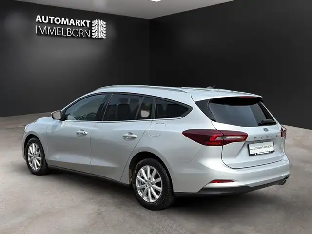 Ford Focus view 6