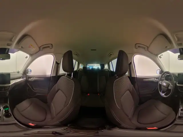 Ford Focus view 13
