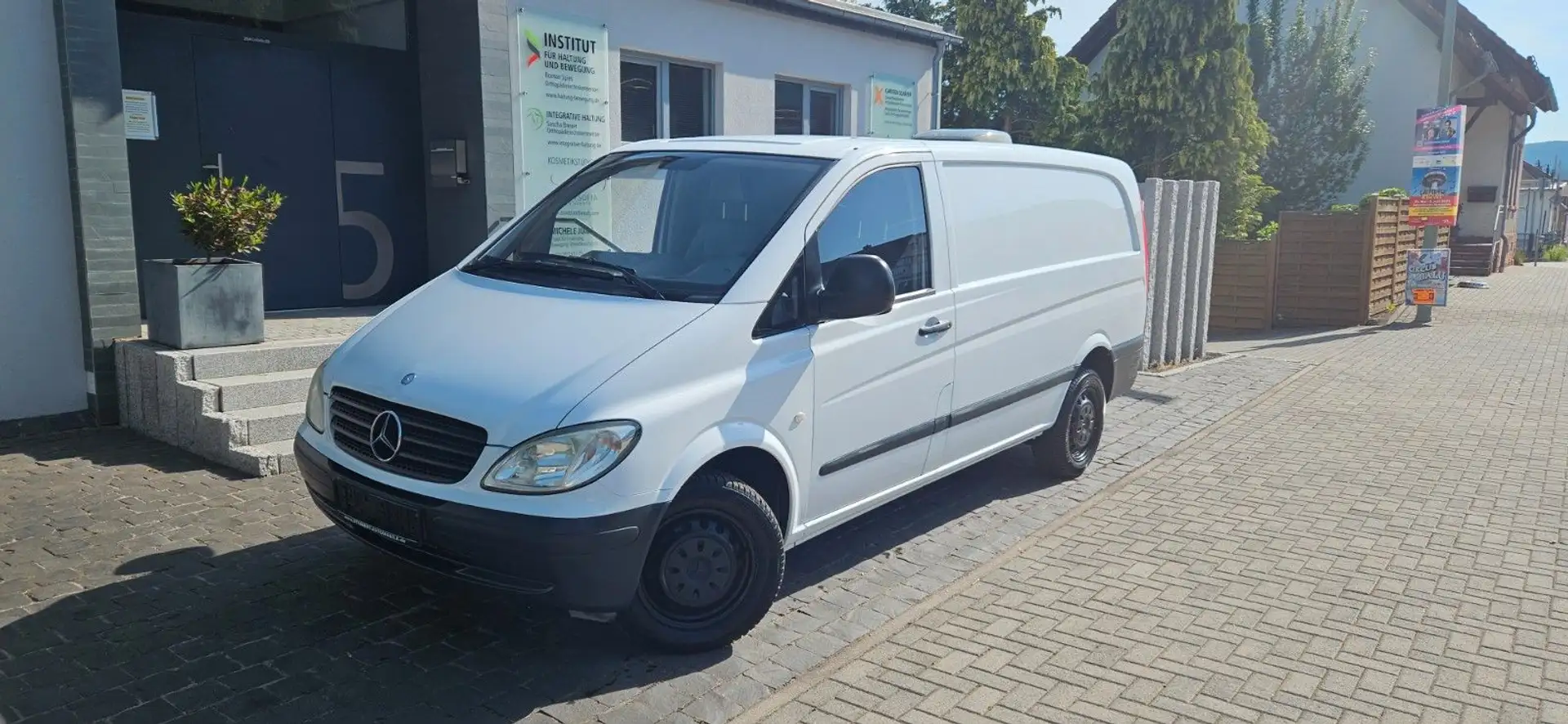 Mercedes-Benz Vito 109 CDI lang AHK Leder 1 Vorb. TÜV neu! Weiß - 1