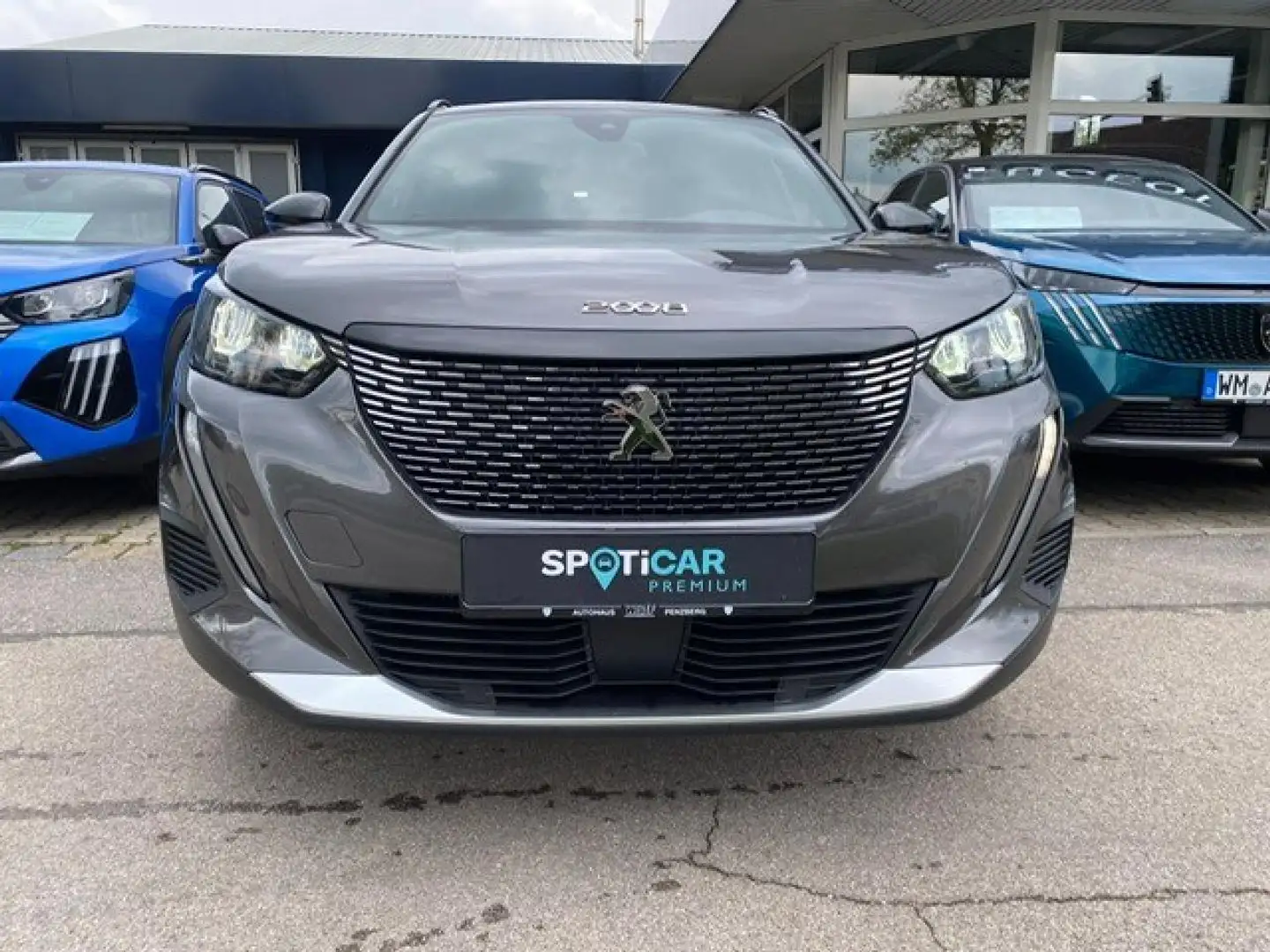Peugeot 2008 Allure PureTech 130 Gris - 2