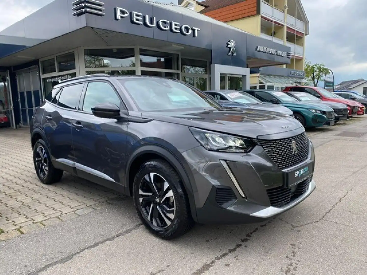 Peugeot 2008 Allure PureTech 130 Gris - 1