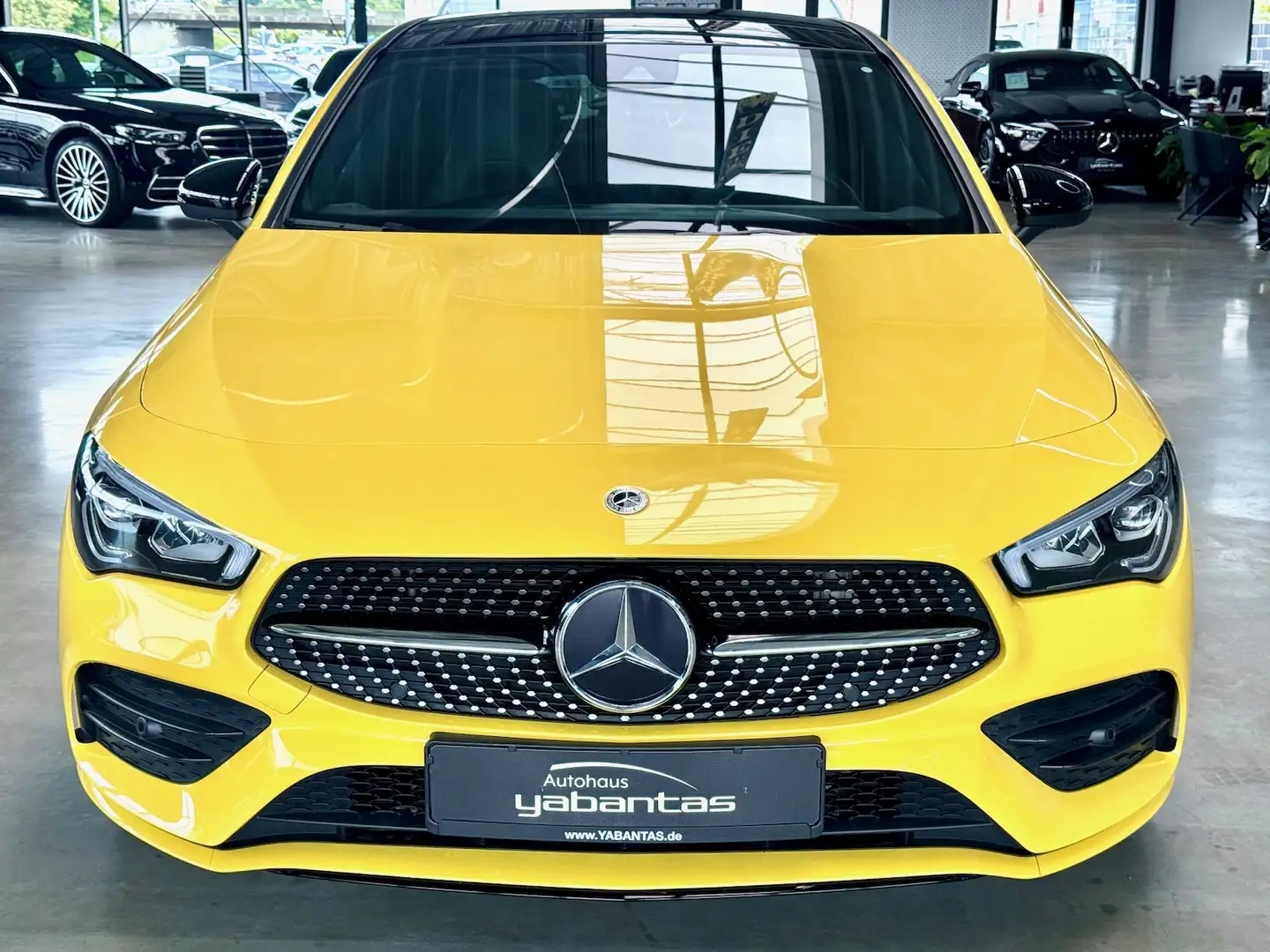 Mercedes-Benz CLA 200 AMG Night Kamera Pano LED Ambientenbeleuchtung Amarillo - 2