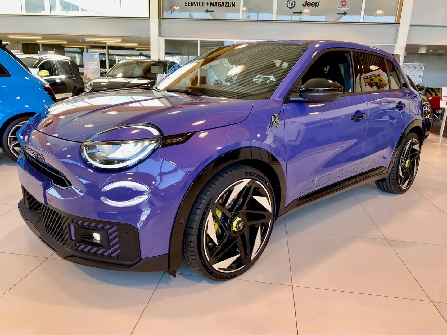 Abarth 600 207 kW Scorpionissima Violet - 1