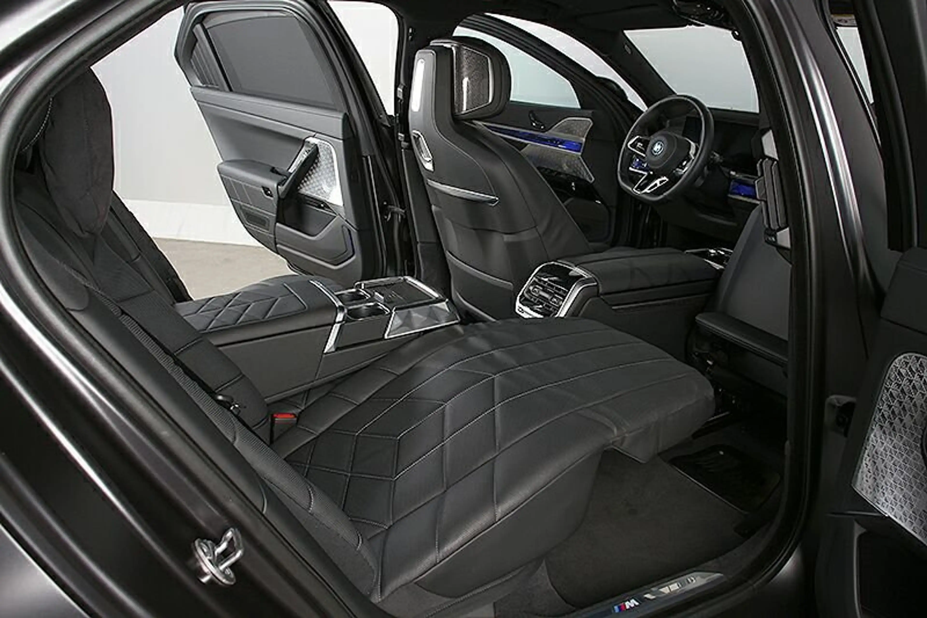 BMW i7 xDrive60 M Sport Pro NP197200 Exec.LoungePak — photo 7