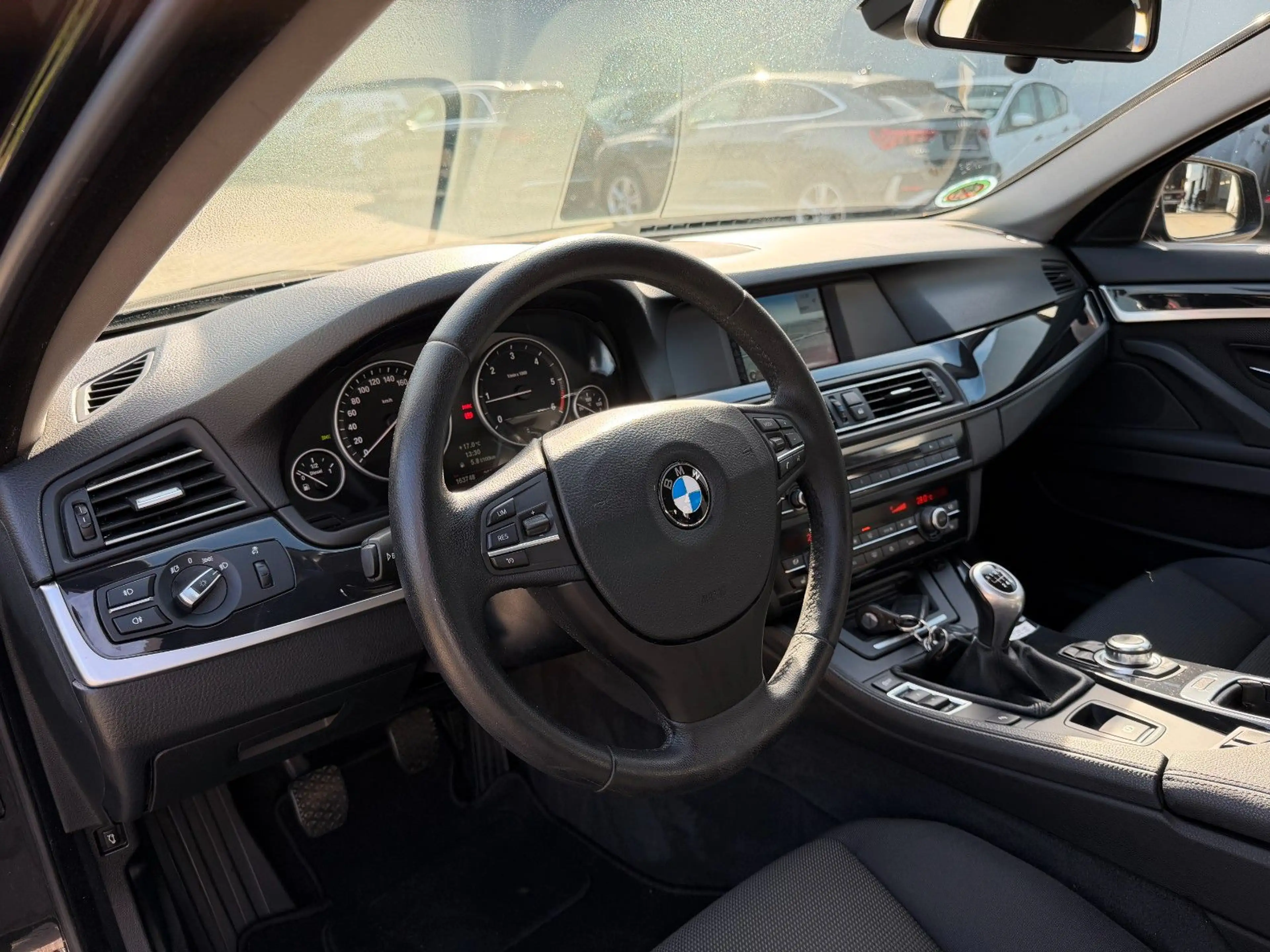 BMW 525 d Limousine*M-Technic FW. *Bi Xenon*Navi*Pdc — photo 15