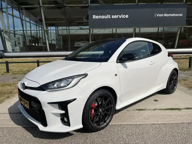 Toyota Yaris 1.6 GR Performance 262PK / 4WD / Carbon dak / Spor