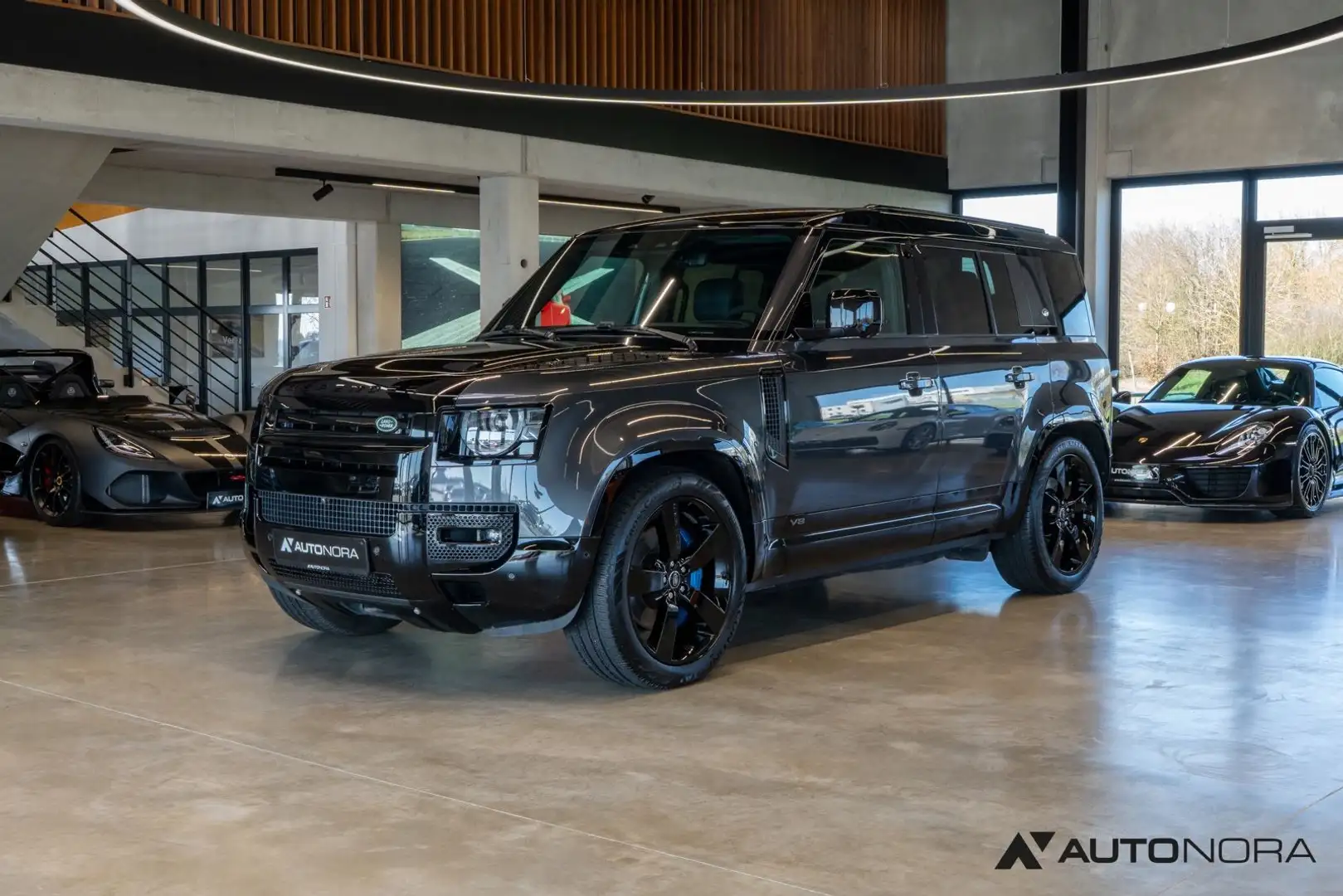 Land Rover Defender 110 P525  V8 Capathian Edition AHK Pano Grau - 1