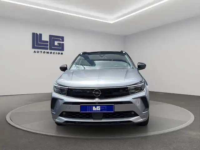 Opel Grandland view 3
